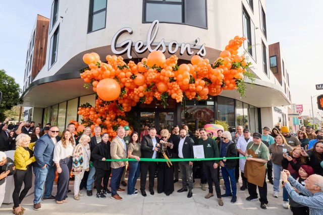 Community Welcomes Gelson’s